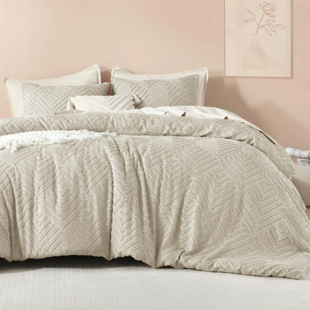 Litanika Oatmeal Queen Comforter Set 3 Pieces Tufted Boho Farmhouse Bedding Comforter Sets Lightweight Fluffy Comforter Bed Set for All Season (90x90In Comforter and 2 Pillowcases) - Sleep Haven Linens